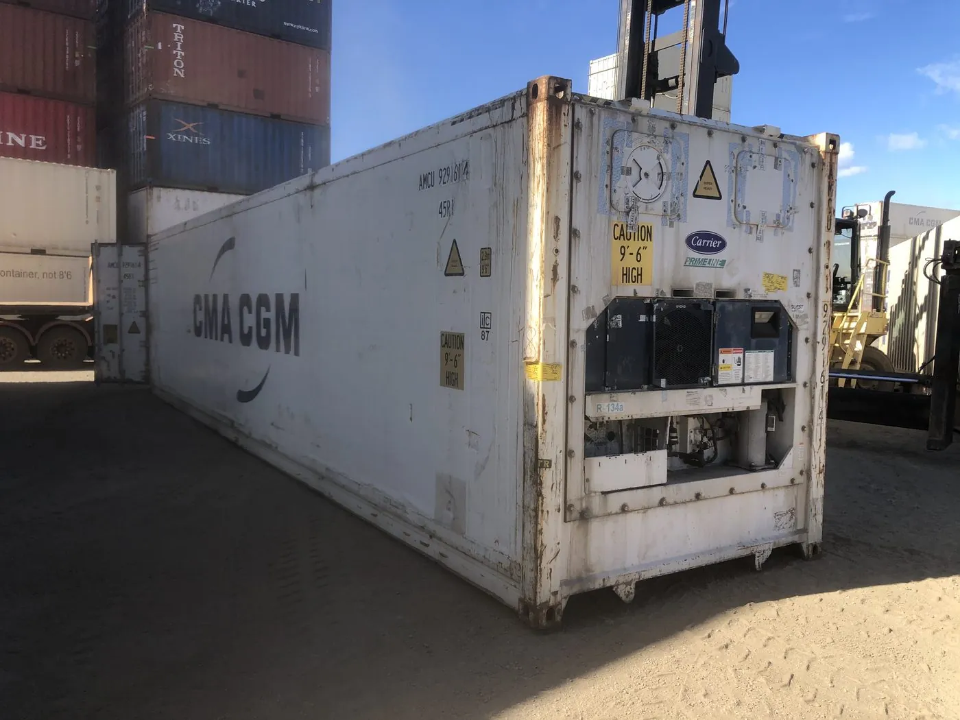 Refrigerated container — interior